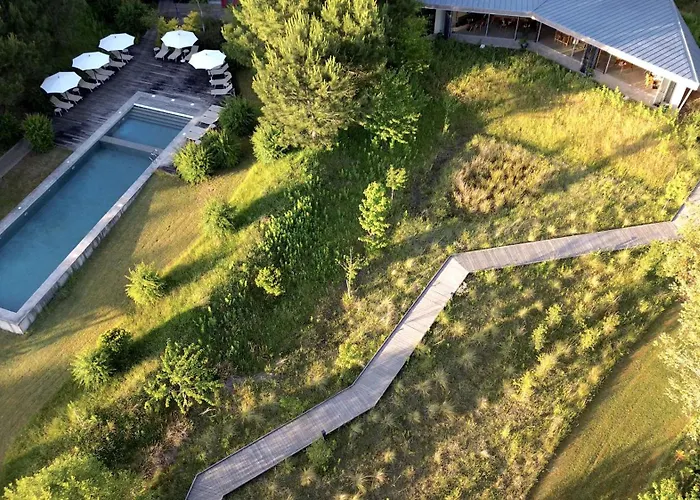 Les Echasses Golf & Surf Eco Lodge